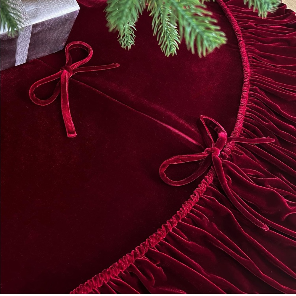 60-Inch Ruffled Velvet Christmas Tree Skirt Foam Padding Tie Closure Burgundy - Picture 4 of 9
